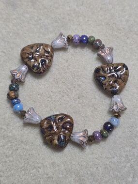 Brown Ceramic Heart & Multicolor Irridescent Stone Bead Stretch Bracelet